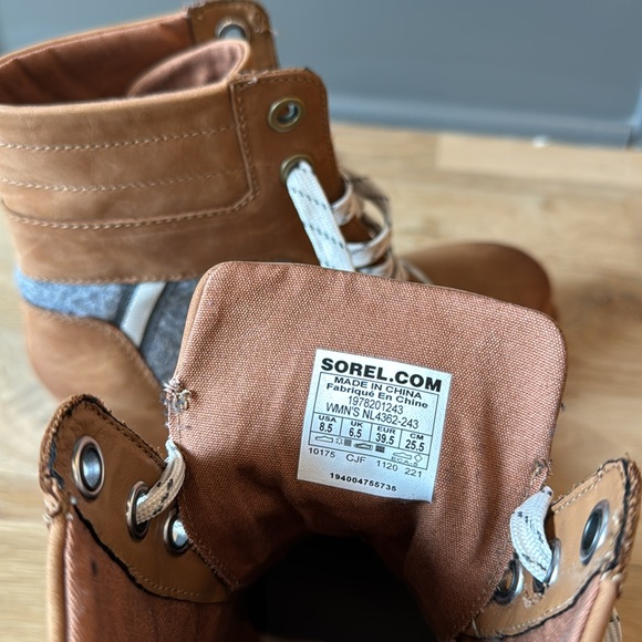 Sorel • Joan of Arctic Boots • Taffy/Gum - Picture 3 of 4